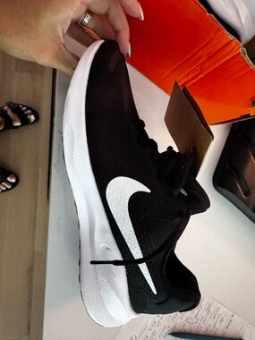 Nike Revolution 7 Men's Road Running Shoes Size 9